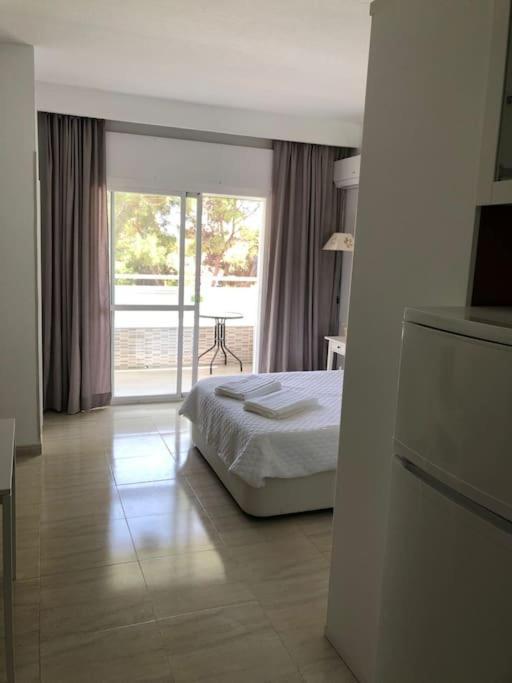 Estudio Torre De Andalucia Marbella Bagian luar foto