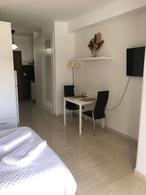 Estudio Torre De Andalucia Marbella Bagian luar foto